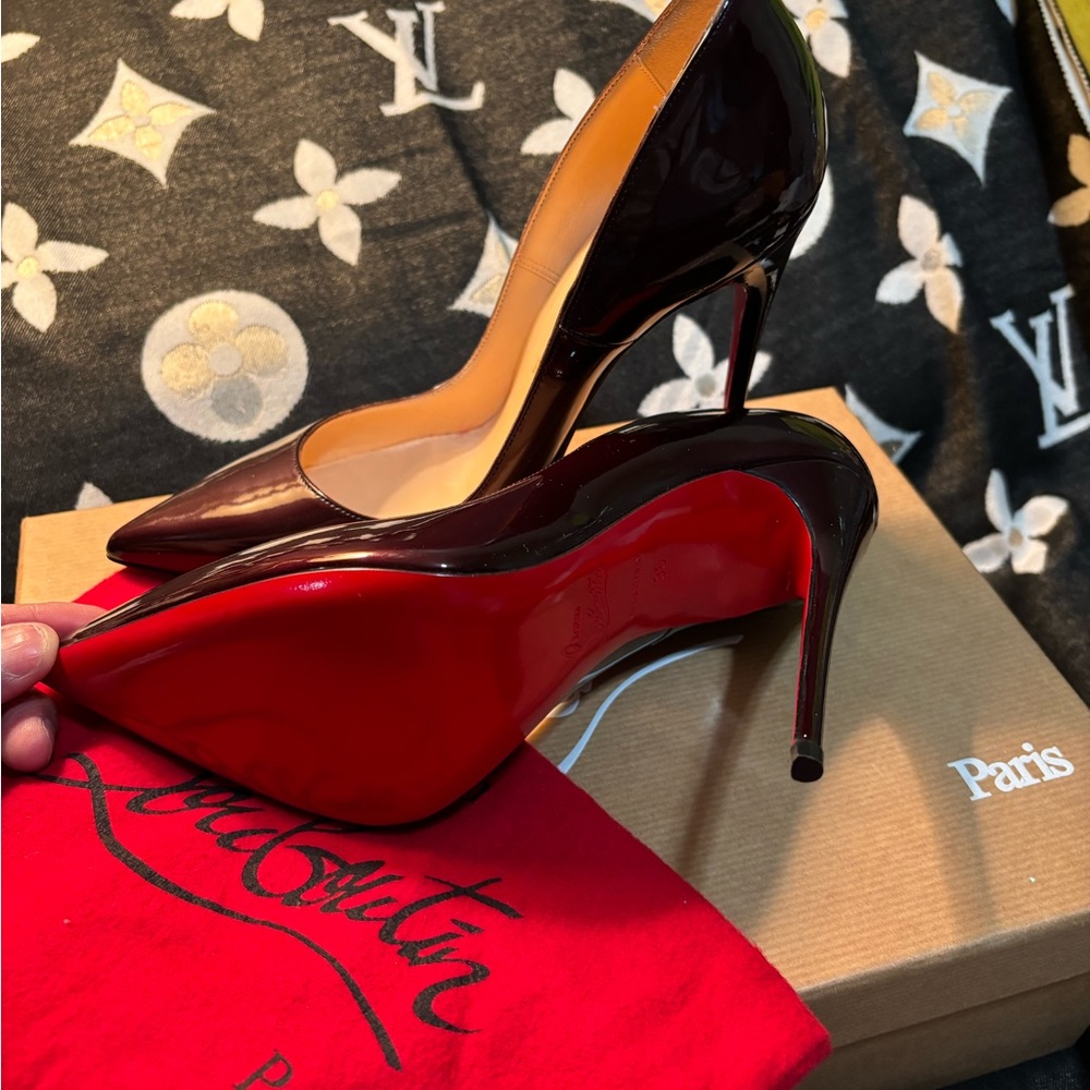 Christian Louboutin Elegant Black and Red Heels - Picture 3 of 10